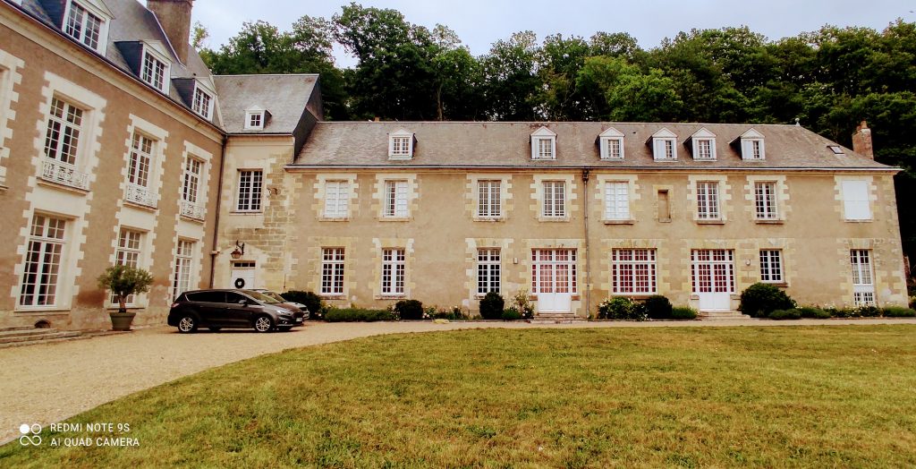 LE CHATEAU DE SAINT-OUEN-LES-VIGNES